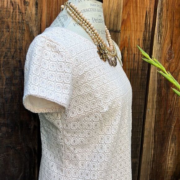 CLUB MONACO,  EMBROIDERED SHIFT DRESS. Size 6 - Picture 3 of 9